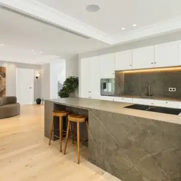 Magnificent 5-bedroom luxury villa nestled in the heart of Nueva Andalucía, Marbella Picture 24