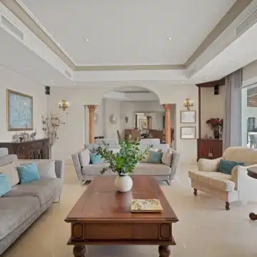 Magnificent luxury villa with 7-bedrooms and sweeping panoramic views in Nueva Andalucia, Marbella Picture 11