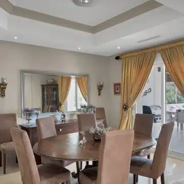 Magnificent luxury villa with 7-bedrooms and sweeping panoramic views in Nueva Andalucia, Marbella Picture 4