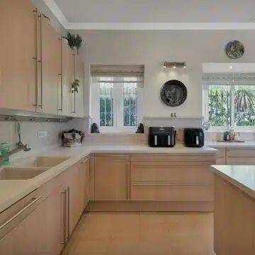 Magnificent luxury villa with 7-bedrooms and sweeping panoramic views in Nueva Andalucia, Marbella Picture 24