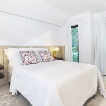 Magnificent Andalusian villa with breathtaking panoramic views of the golf course in Nueva Andalucia Picture 27