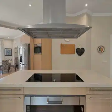 Magnificent luxury villa with 7-bedrooms and sweeping panoramic views in Nueva Andalucia, Marbella Picture 13