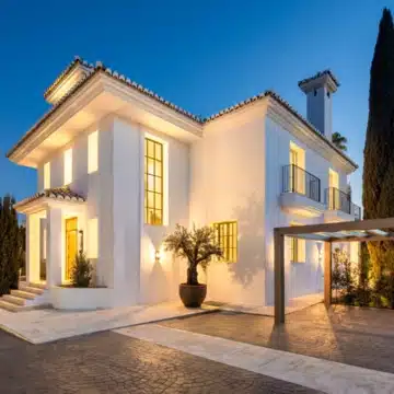 Magnificent 5-bedroom luxury villa nestled in the heart of Nueva Andalucía, Marbella Picture 31