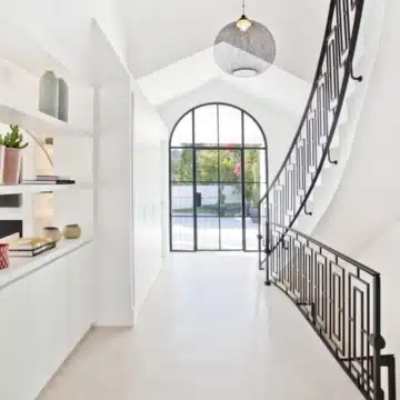 Magnificent Andalusian villa with breathtaking panoramic views of the golf course in Nueva Andalucia Picture 40