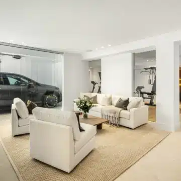 Magnificent 5-bedroom luxury villa nestled in the heart of Nueva Andalucía, Marbella Picture 10