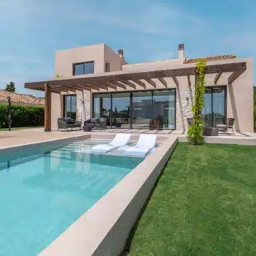 Elegant 4-bedroom villa with modern design and Mediterranean architecture in Paraiso Alto, Benahavis Picture 18