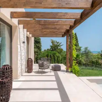 Elegant 4-bedroom villa with modern design and Mediterranean architecture in Paraiso Alto, Benahavis Picture 22