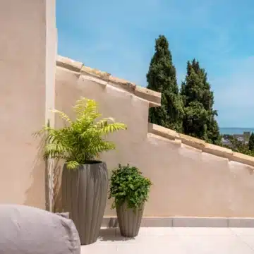 Elegant 4-bedroom villa with modern design and Mediterranean architecture in Paraiso Alto, Benahavis Picture 35