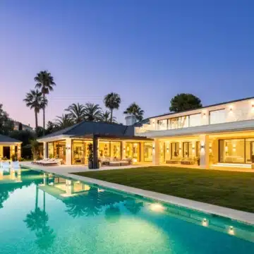 Outstanding Frontline Golf Villa with unbeatable views in Las Brisas, Nueva Andalucía Picture 31
