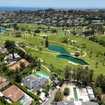 Outstanding Frontline Golf Villa with unbeatable views in Las Brisas, Nueva Andalucía Picture 30