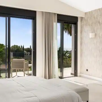 Exclusive villa with open views to the sea and mountains in Los Flamingos, Benahavis Picture 10