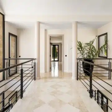 Exclusive villa with open views to the sea and mountains in Los Flamingos, Benahavis Picture 20