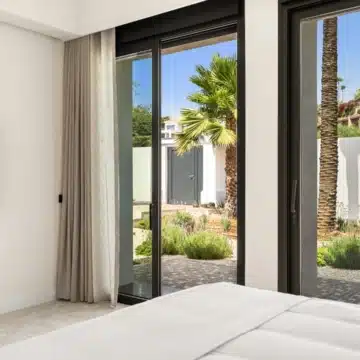 Exclusive villa with open views to the sea and mountains in Los Flamingos, Benahavis Picture 22