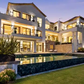 Exclusive villa with open views to the sea and mountains in Los Flamingos, Benahavis Picture 19