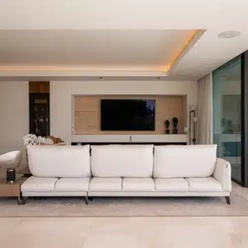 Stunning apartment with panoramic views in a boutique gated development of La Quinta, Benahavis Picture 17