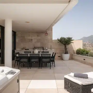 Stunning apartment with panoramic views in a boutique gated development of La Quinta, Benahavis Picture 20