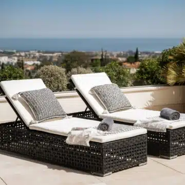 Stunning apartment with panoramic views in a boutique gated development of La Quinta, Benahavis Picture 12