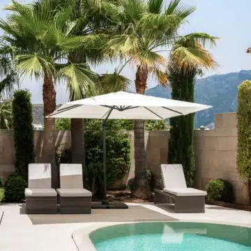 Stunning apartment with panoramic views in a boutique gated development of La Quinta, Benahavis Picture 2