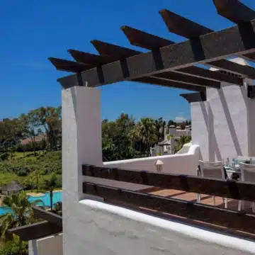 Frontline beach penthouse within the prestigious community of Bahía del Velerín, Estepona Picture 35