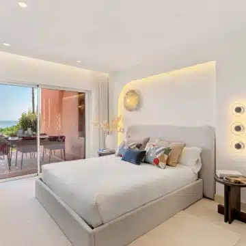 Newly renovated beachfront groundfloor apartment within the exclusive gated community of Menara Beach, Estepona Picture 10