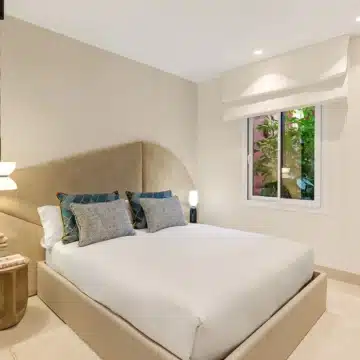 Newly renovated beachfront groundfloor apartment within the exclusive gated community of Menara Beach, Estepona Picture 30