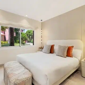 Newly renovated beachfront groundfloor apartment within the exclusive gated community of Menara Beach, Estepona Picture 32