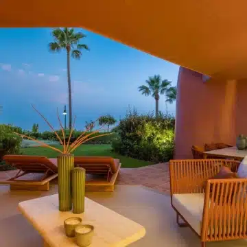 Newly renovated beachfront groundfloor apartment within the exclusive gated community of Menara Beach, Estepona Picture 18