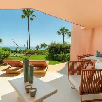 Newly renovated beachfront groundfloor apartment within the exclusive gated community of Menara Beach, Estepona Picture 17