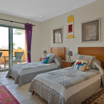 Spacious 3-Bedroom apartment in Four Seasons Los Flamingos Golf Resort, Benahavis Picture 19