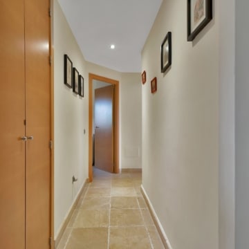 Spacious 3-Bedroom apartment in Four Seasons Los Flamingos Golf Resort, Benahavis Picture 10