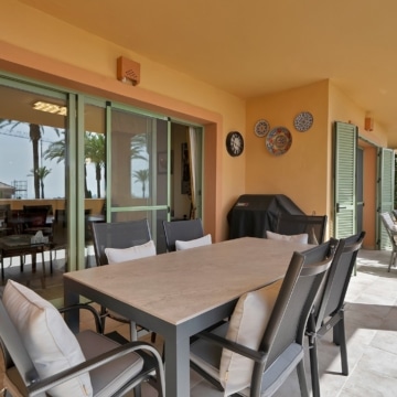 Spacious 3-Bedroom apartment in Four Seasons Los Flamingos Golf Resort, Benahavis Picture 6