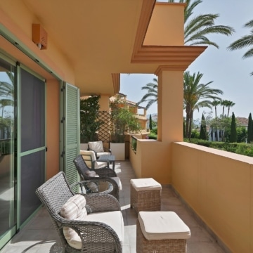 Spacious 3-Bedroom apartment in Four Seasons Los Flamingos Golf Resort, Benahavis Picture 7