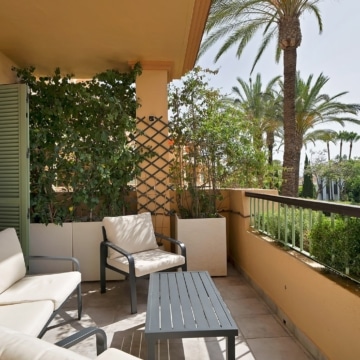 Spacious 3-Bedroom apartment in Four Seasons Los Flamingos Golf Resort, Benahavis Picture 35
