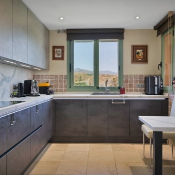 Spacious 3-Bedroom apartment in Four Seasons Los Flamingos Golf Resort, Benahavis Picture 2