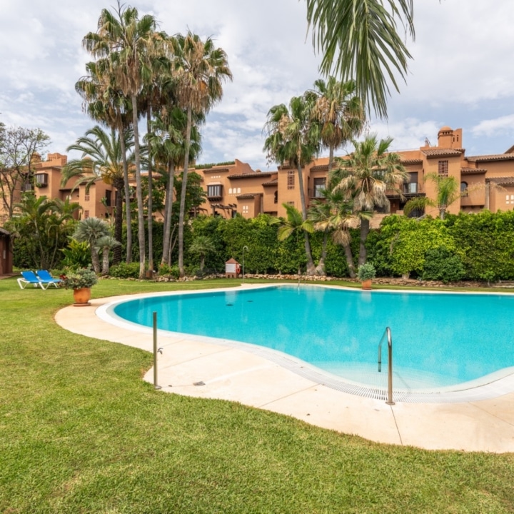 Duplex penthouse set in a gated community of Alhambra del Golf, Estepona Picture