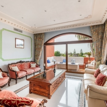 Duplex penthouse set in a gated community of Alhambra del Golf, Estepona Picture 0