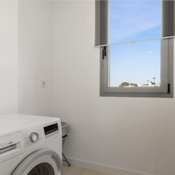 Stylish penthouse in a well-maintained gated community in Selwo, Estepona Picture 19
