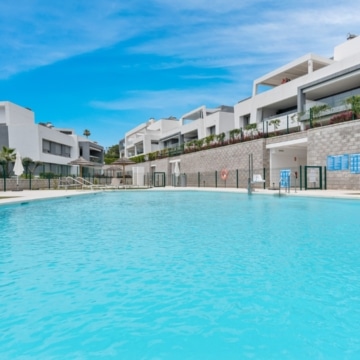 Stylish penthouse in a well-maintained gated community in Selwo, Estepona Picture 25