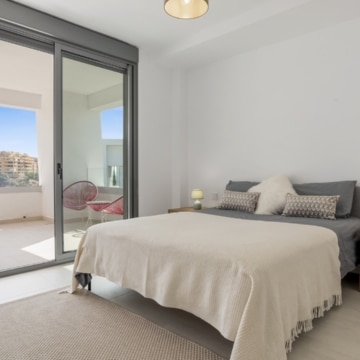 Stylish penthouse in a well-maintained gated community in Selwo, Estepona Picture 18
