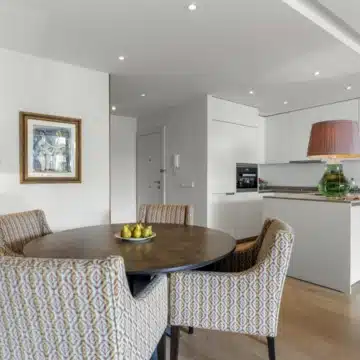 Charming apartment in the heart of the prestigious Puente Romano Resort, Marbella Golden Mile Picture 7