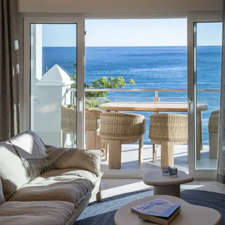 Punta Plata Collection – Beautiful beachside penthouse with unbeatable sea views in Estepona Picture