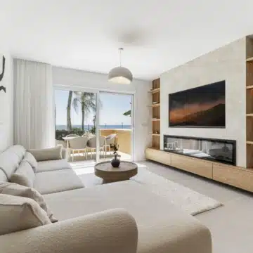 Beachfront groundfloor apartment with amazing sea views in Riviera Andaluza, Estepona Picture 6
