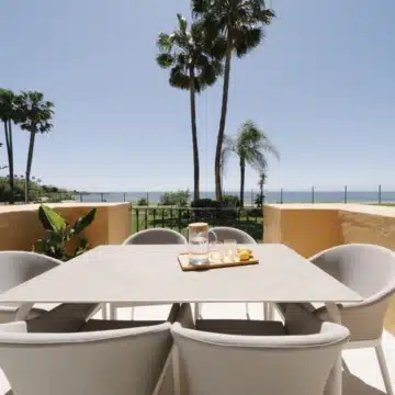 Beachfront groundfloor apartment with amazing sea views in Riviera Andaluza, Estepona Picture 23