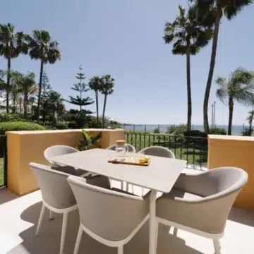 Beachfront groundfloor apartment with amazing sea views in Riviera Andaluza, Estepona Picture 0