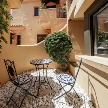 Beachfront groundfloor apartment with amazing sea views in Riviera Andaluza, Estepona Picture 2