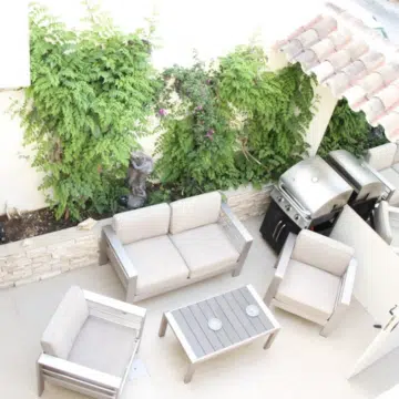 Elegant townhouse with 5-bedrooms in Urbanization Altos del Rodeo, Nueva Andalucia Picture 2