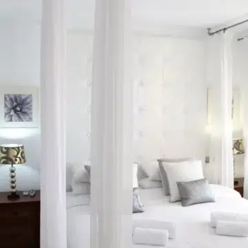 Elegant townhouse with 5-bedrooms in Urbanization Altos del Rodeo, Nueva Andalucia Picture 9