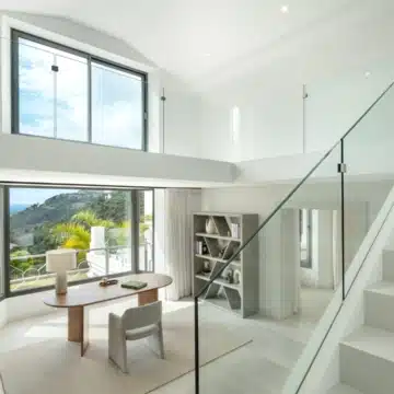 Luxury mansion with Andalusian architecture and breathtaking views in El Madroñal, Benahavis Picture 3