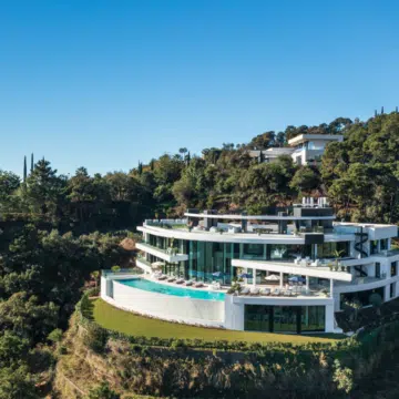 Luxury villa with panoramic sea views within the La Zagaleta Resort and Country Club, Benahavis Picture 29