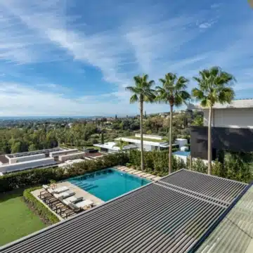 Remarkable villa boasting panoramic views in a prime location of La Quinta, Benahavis Picture 9
